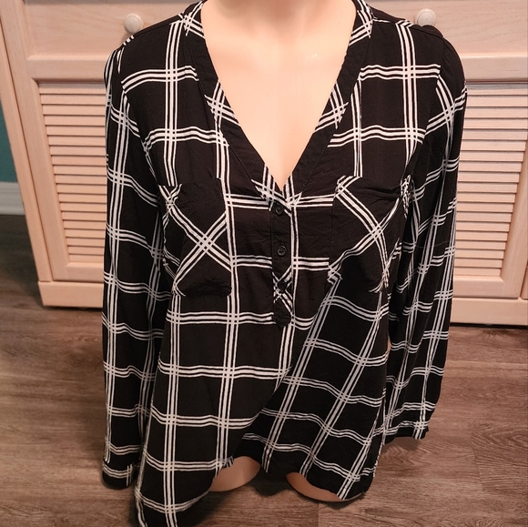 Old Navy Tops - Old Navy blouse